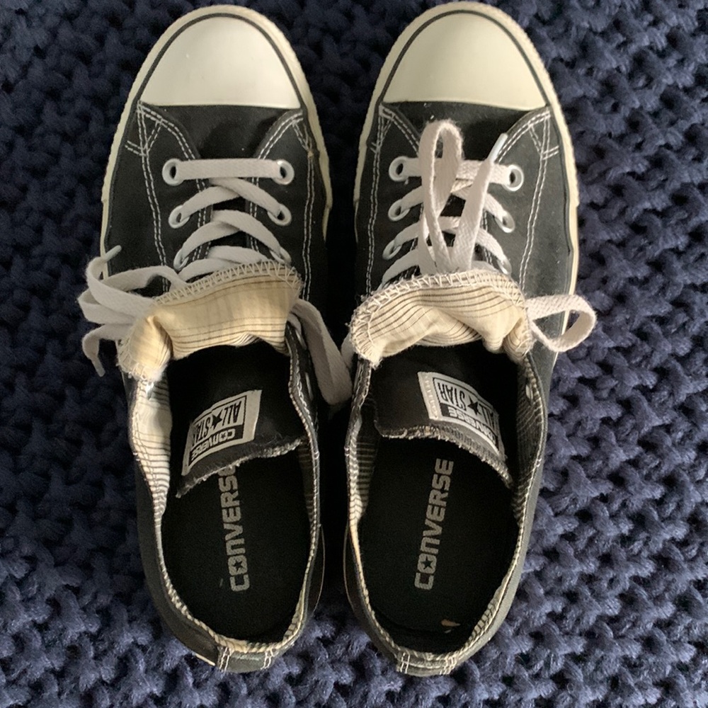 Women’s Converse all star tennis shoes